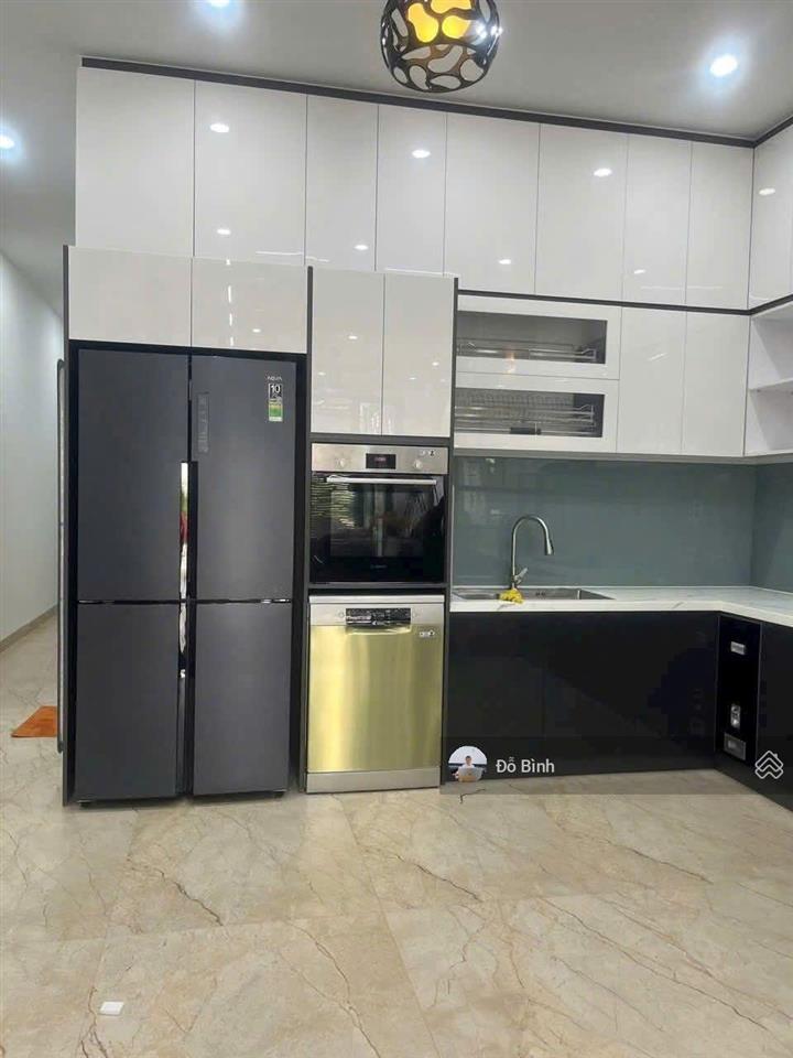 Cho thuê nhà 4 tầng đường từ giấy  5 phòng  7 wc  đủ nội thất cao cấp