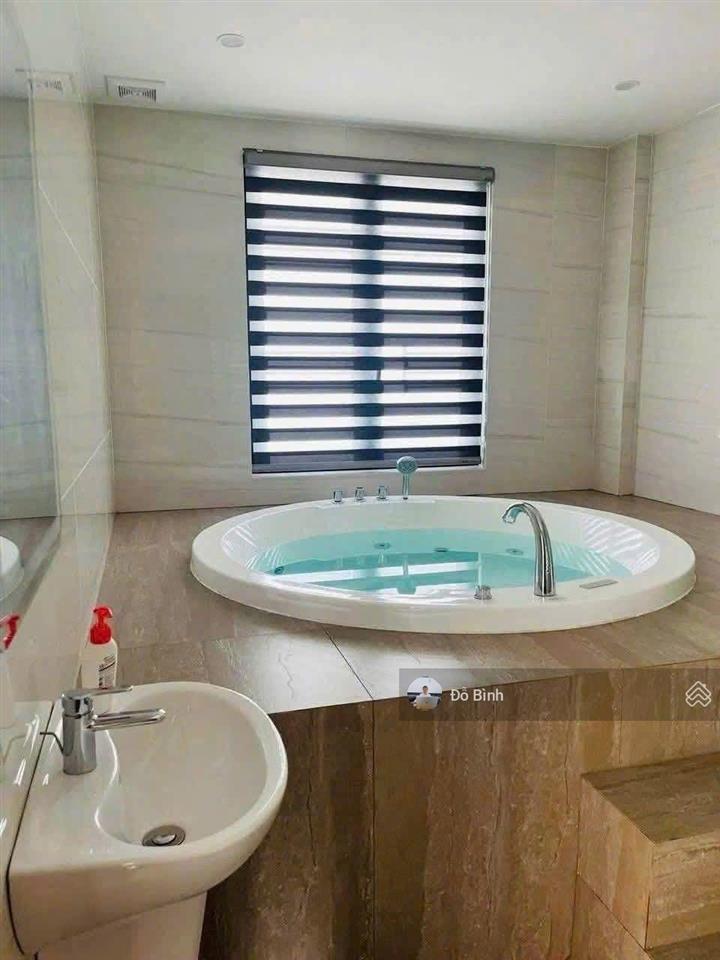 Cho thuê nhà 4 tầng đường từ giấy  5 phòng  7 wc  đủ nội thất cao cấp