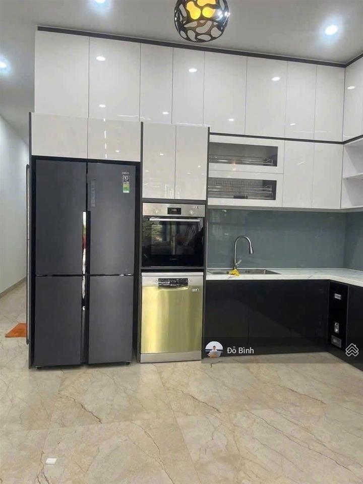 Cho thuê nhà 4 tầng đường từ giấy  5 phòng  7 wc  đủ nội thất cao cấp