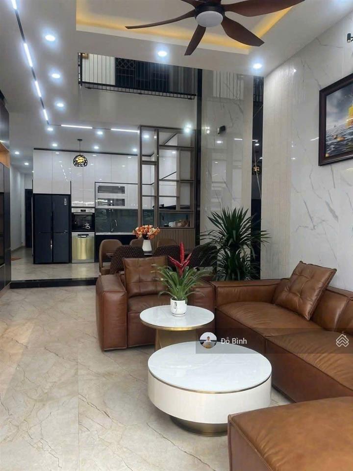 Cho thuê nhà 4 tầng đường từ giấy  5 phòng  7 wc  đủ nội thất cao cấp