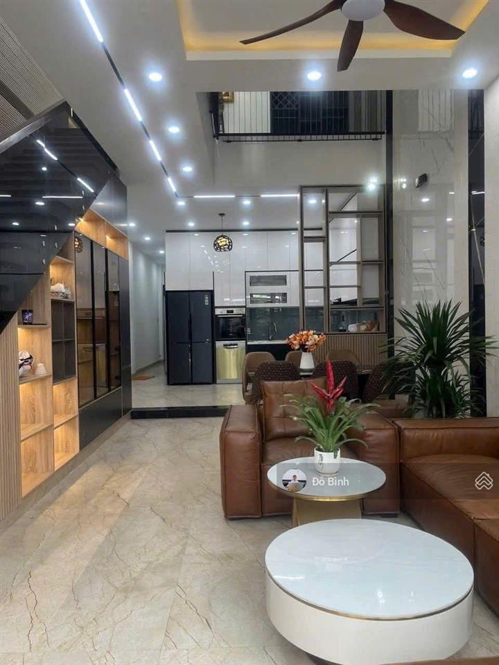 Cho thuê nhà 4 tầng đường từ giấy  5 phòng  7 wc  đủ nội thất cao cấp