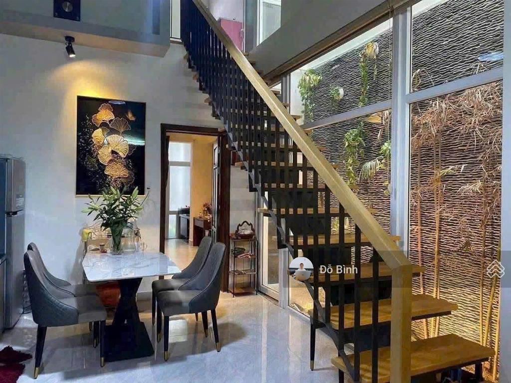 Cho thuê nhà 2 tầng nguyễn hữu hào  có sân vườn  khu mát mẻ  an ninh  đủ nội thất