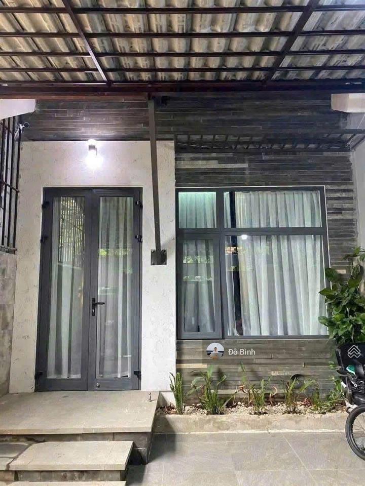 Cho thuê nhà 2 tầng nguyễn hữu hào  có sân vườn  khu mát mẻ  an ninh  đủ nội thất