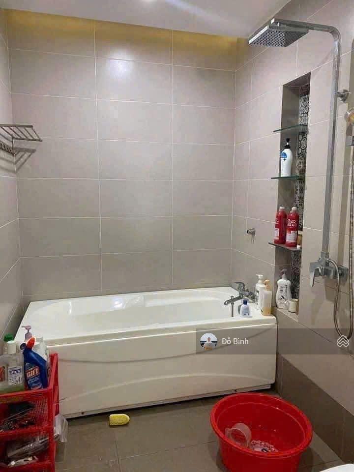 Cho thuê nhà 2 tầng nguyễn hữu hào  có sân vườn  khu mát mẻ  an ninh  đủ nội thất