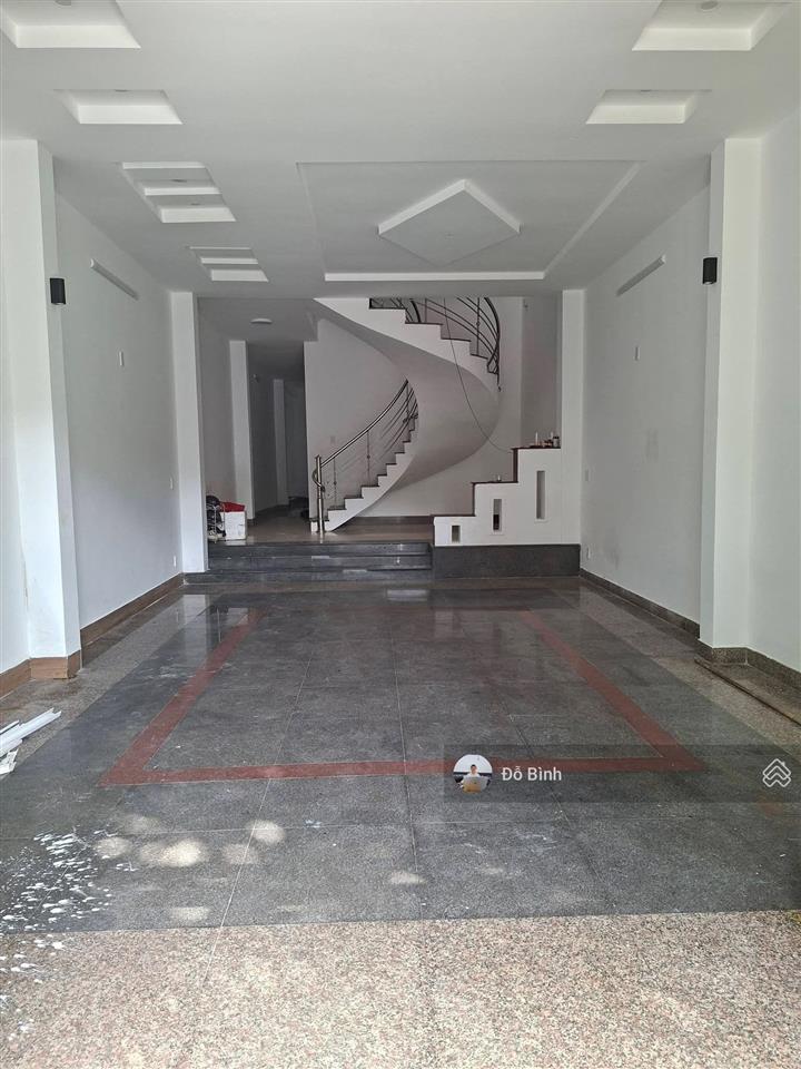 Quá rẻ  cho thuê nhà 3 tầng đường hàn thuyên  5 phòng  văn phòng ok