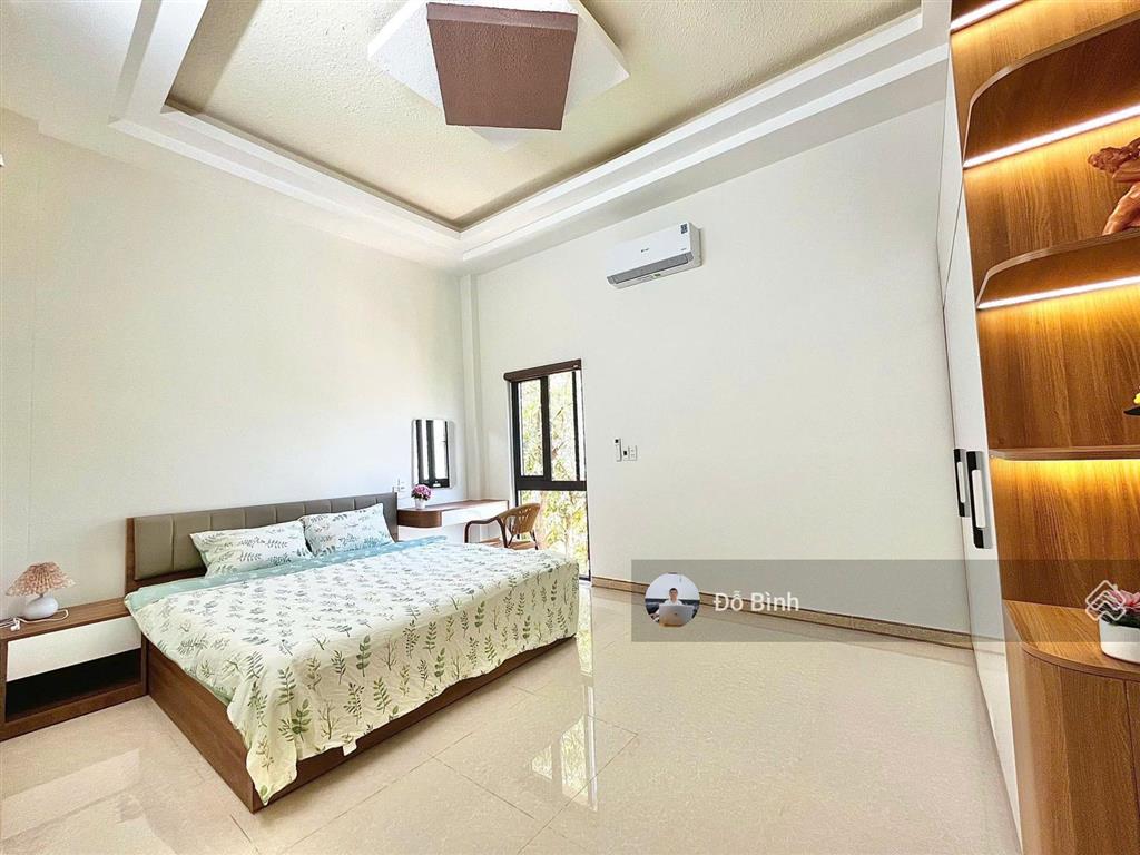 Cho thuê nhà 3 tầng phạm hữu nhật  4 phòng  4wc  view công viên  kề biển