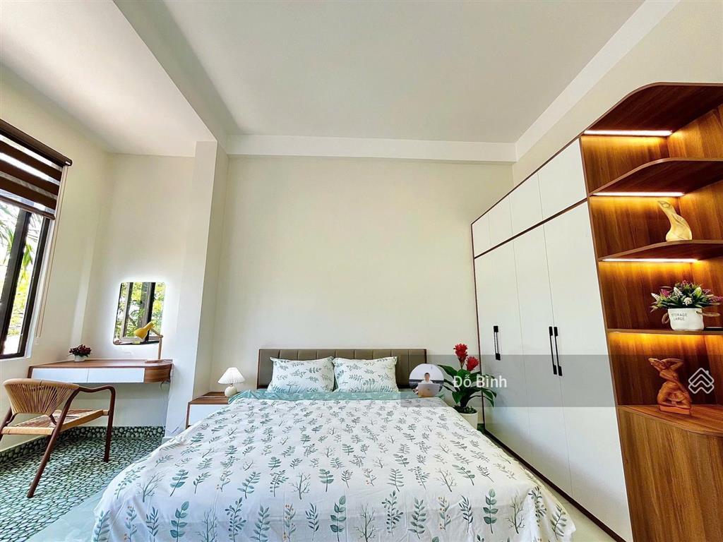 Cho thuê nhà 3 tầng phạm hữu nhật  4 phòng  4wc  view công viên  kề biển
