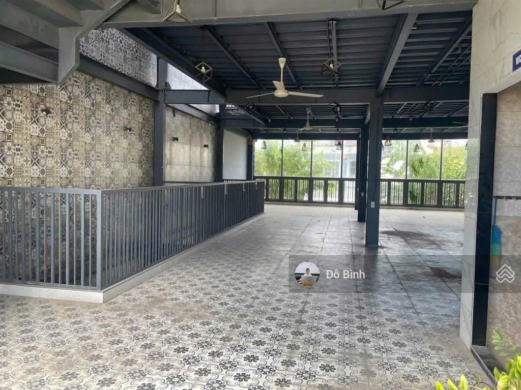 Cho thuê nhà 3 tầng thông suốt  đường bàu vàng  diện tích sử dụng 600m2