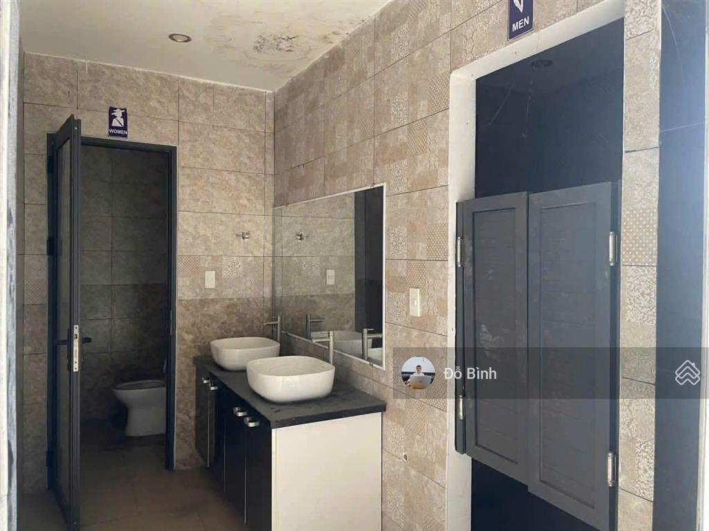 Cho thuê nhà 3 tầng thông suốt  đường bàu vàng  diện tích sử dụng 600m2