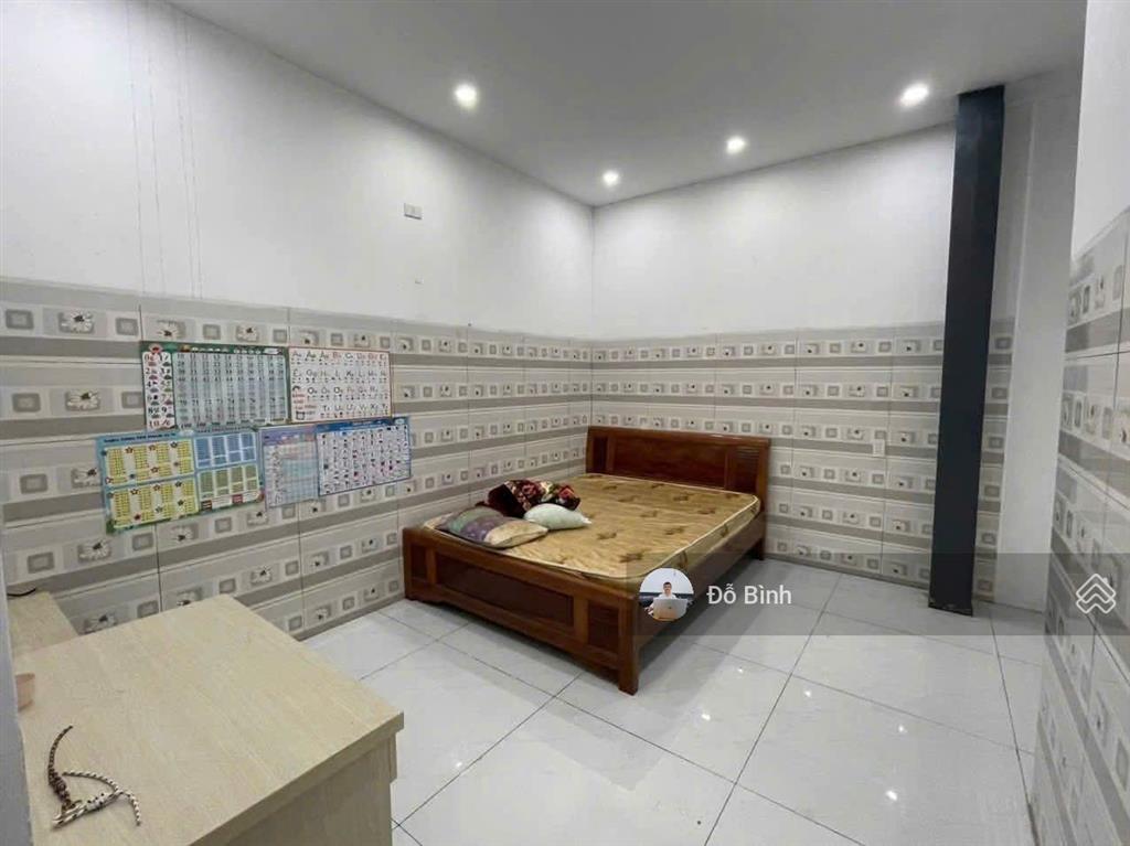 Cho thuê nhà 3 tầng thông suốt  đường bàu vàng  diện tích sử dụng 600m2