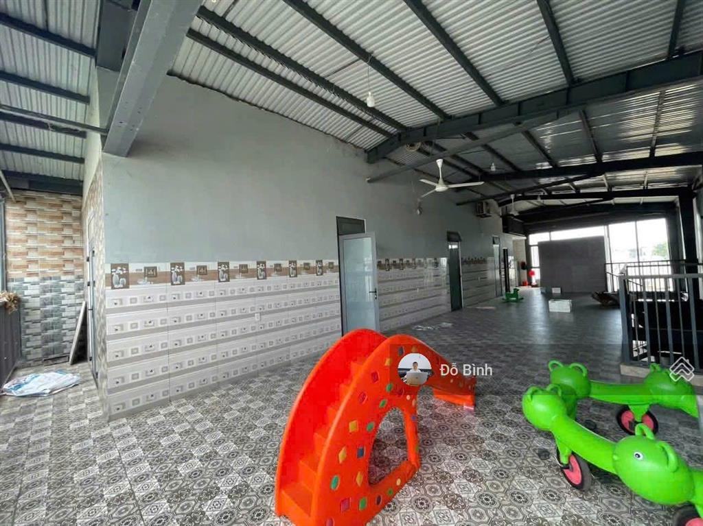 Cho thuê nhà 3 tầng thông suốt  đường bàu vàng  diện tích sử dụng 600m2