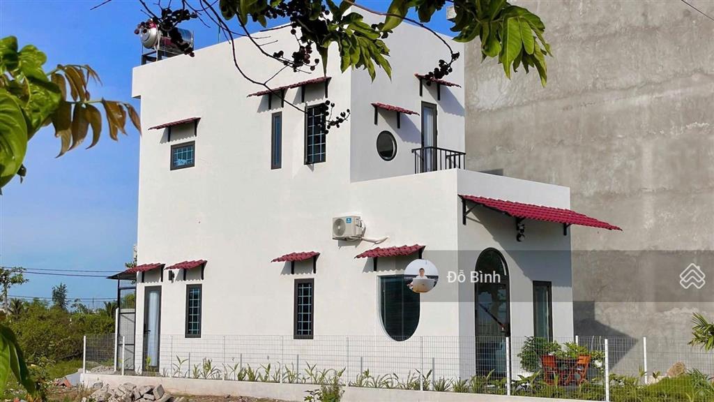 Cho thuê nhà 2 tầng sân vườn đường đồng sỹ nguyên  đủ nội thất