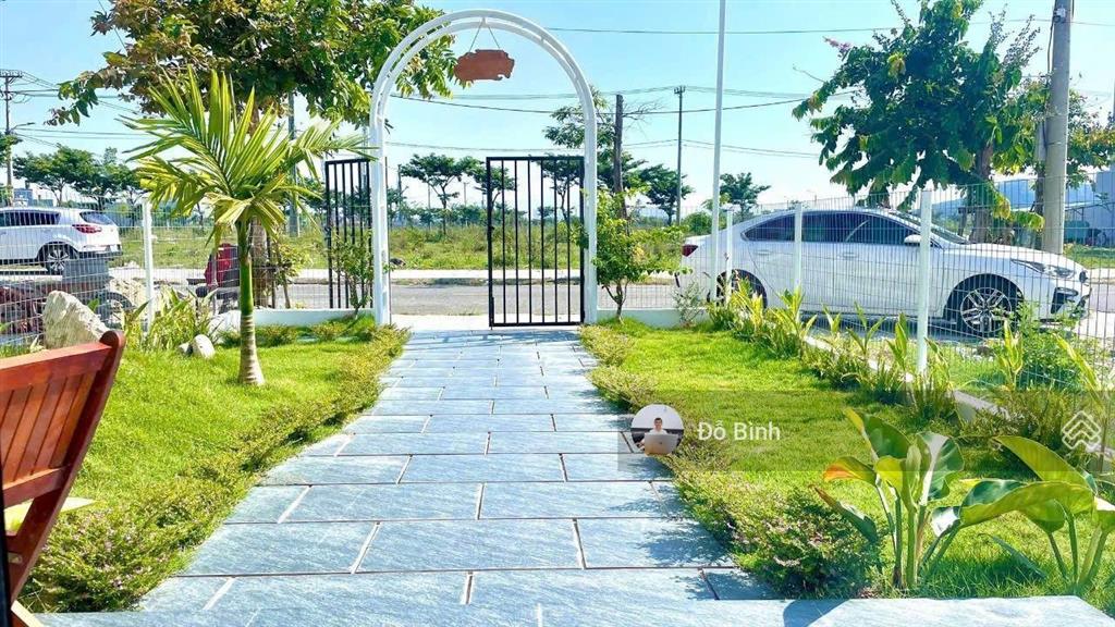 Cho thuê nhà 2 tầng sân vườn đường đồng sỹ nguyên  đủ nội thất