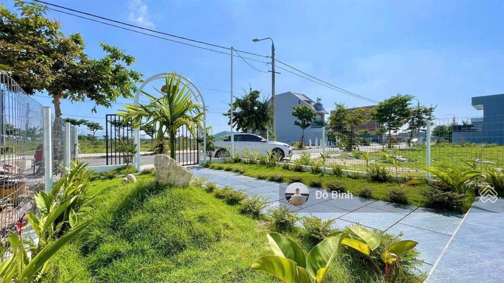 Cho thuê nhà 2 tầng sân vườn đường đồng sỹ nguyên  đủ nội thất