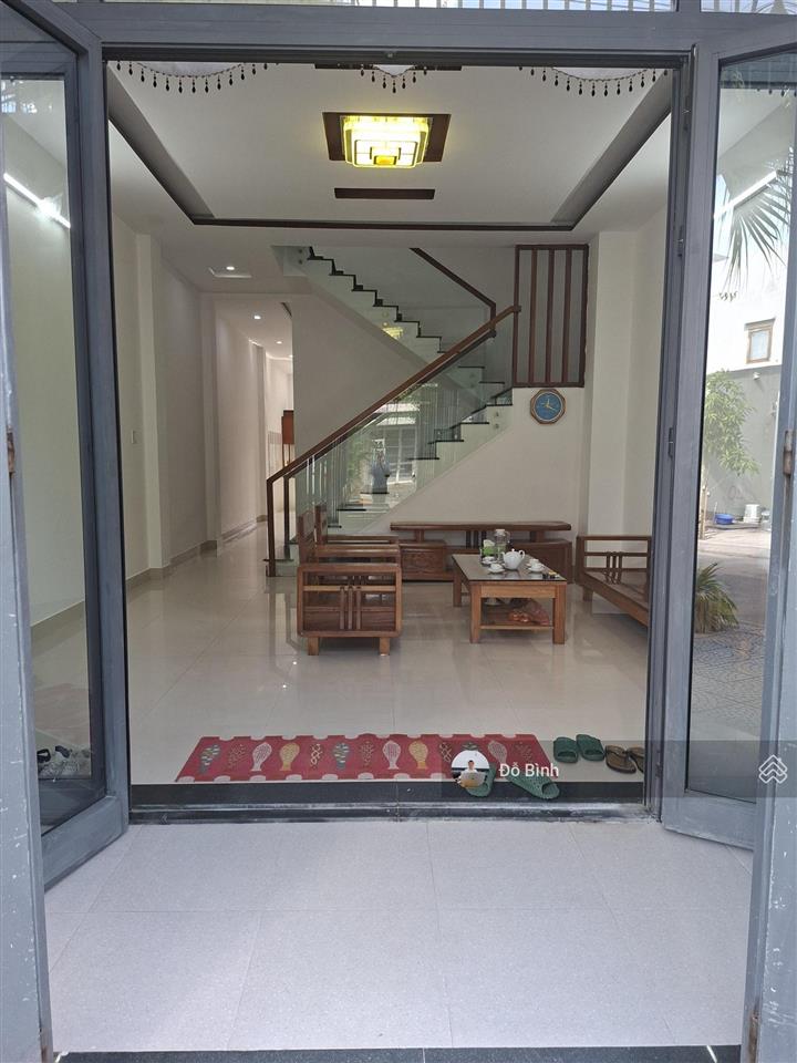 Cho thuê nhà 3 tầng đường dương tôn hải  5 phòng  6 wc  đủ nội thất