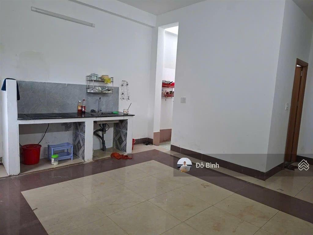 Cho thuê nhà 2 tầng đường hàn thuyên  phòng khách rộng  4 phòng ngủ  gần 30/4