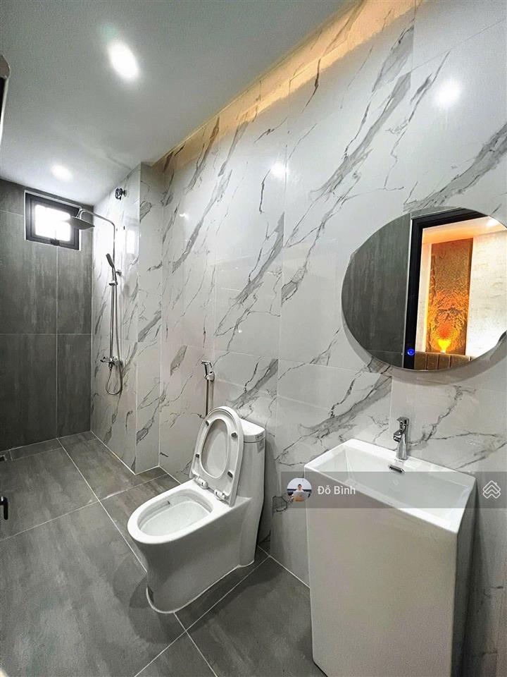 Cho thuê nhà 3 tầng rất đẹp đường hòa minh 21  đầy đủ nội thất