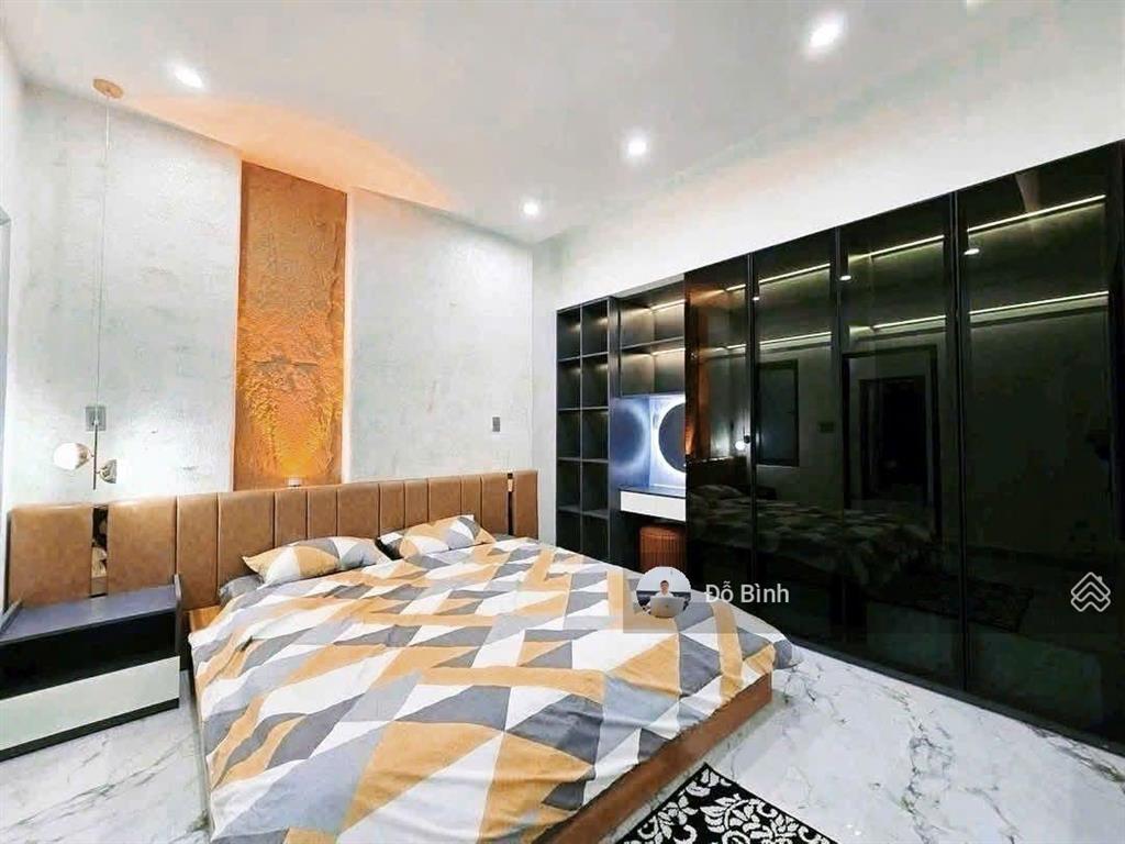 Cho thuê nhà 3 tầng rất đẹp đường hòa minh 21  đầy đủ nội thất