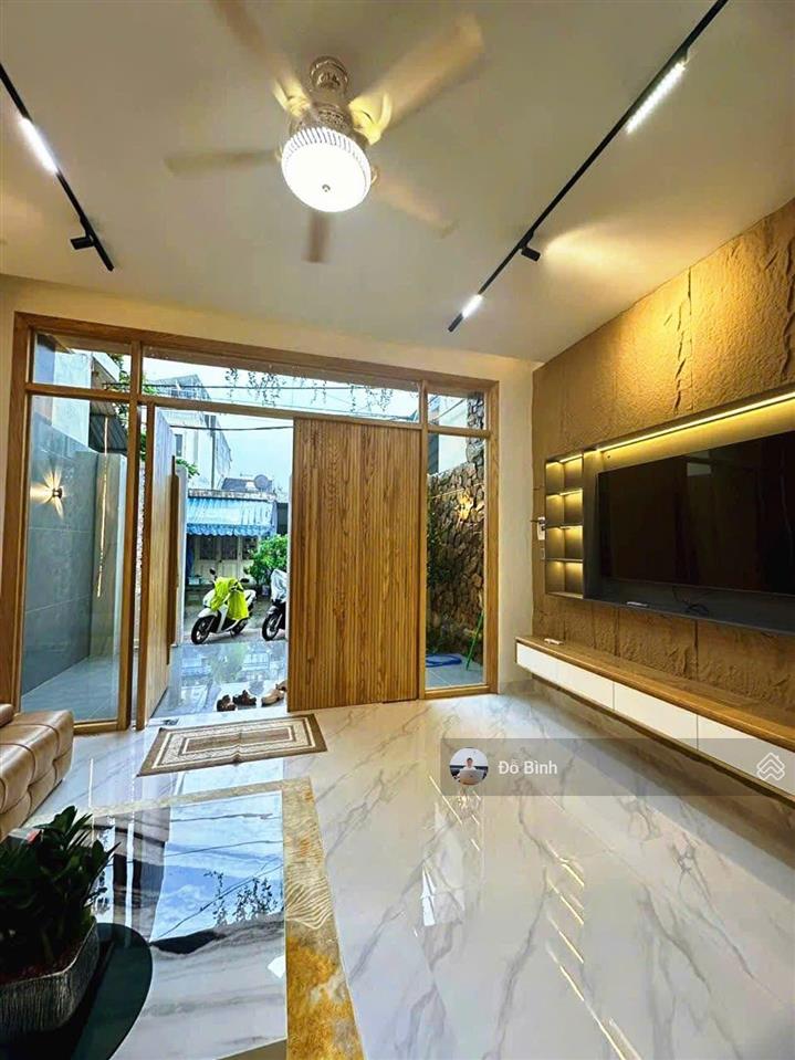 Cho thuê nhà 3 tầng rất đẹp đường hòa minh 21  đầy đủ nội thất
