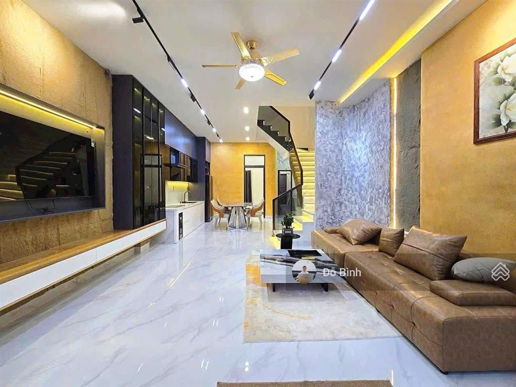 Cho thuê nhà 3 tầng rất đẹp đường hòa minh 21  đầy đủ nội thất
