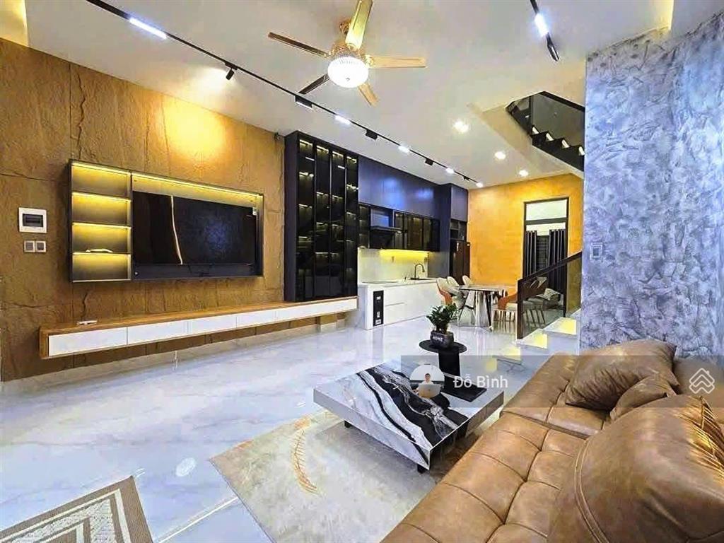 Cho thuê nhà 3 tầng rất đẹp đường hòa minh 21  đầy đủ nội thất