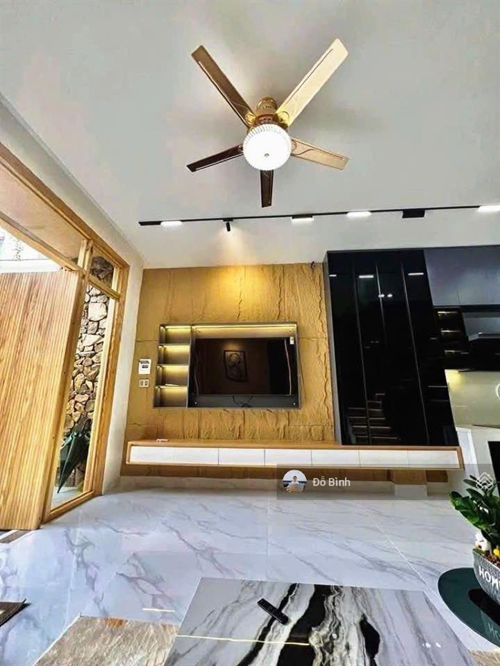 Cho thuê nhà 3 tầng rất đẹp đường hòa minh 21  đầy đủ nội thất