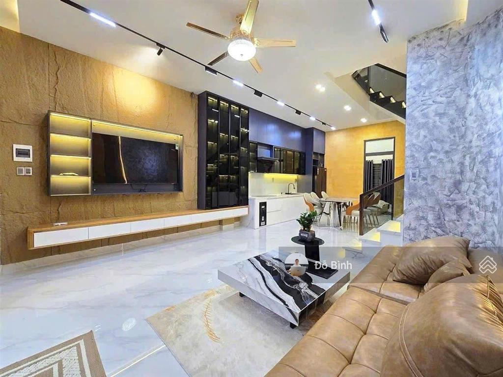 Cho thuê nhà 3 tầng rất đẹp đường hòa minh 21  đầy đủ nội thất