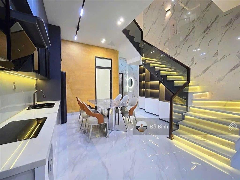 Cho thuê nhà 3 tầng rất đẹp đường hòa minh 21  đầy đủ nội thất