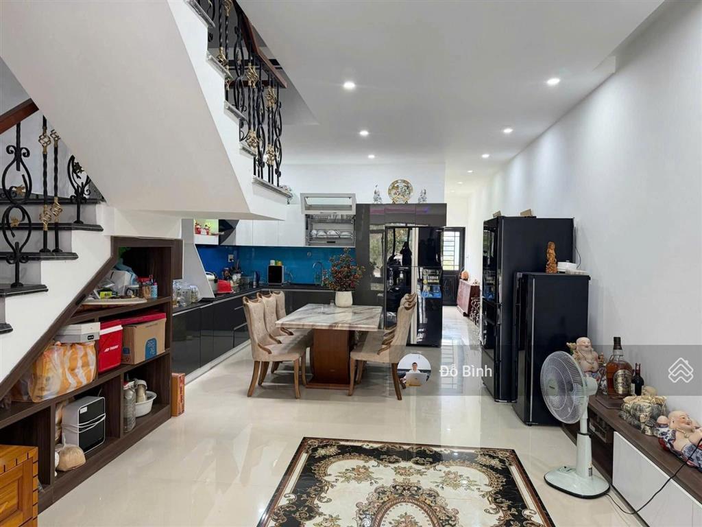 Cho thuê nhà 4 tầng trương quang được  5 phòng  đầy đủ nội thất