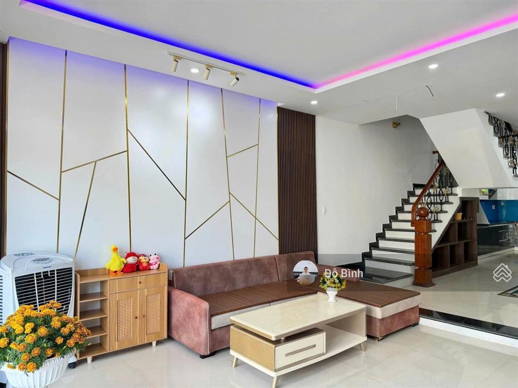 Cho thuê nhà 4 tầng trương quang được  5 phòng  đầy đủ nội thất