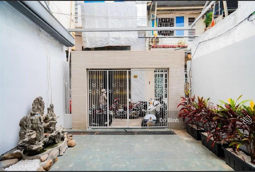 Cho thuê nhà mới đẹp đường điện biên phủ  3 phòng ngủ  3wc  đủ nội thất