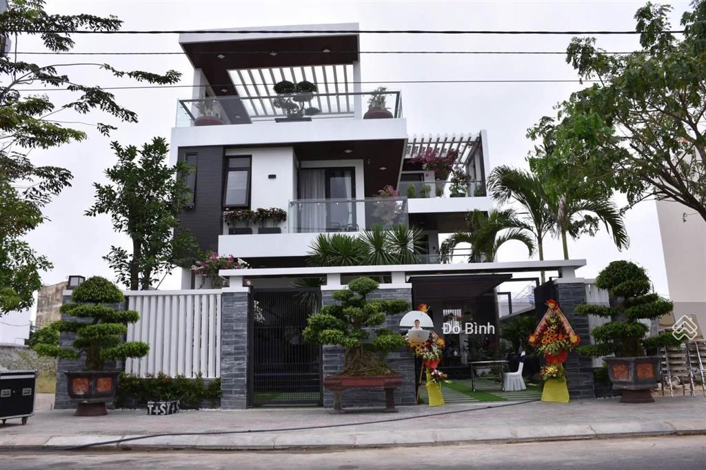 Cho thuê biệt thự sân vườn  đường tôn thất dương kỵ  4 phòng  4wc  đủ nội thất cao cấp