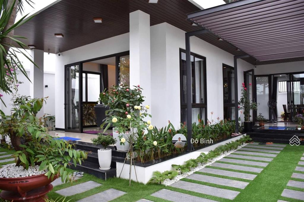 Cho thuê biệt thự sân vườn  đường tôn thất dương kỵ  4 phòng  4wc  đủ nội thất cao cấp