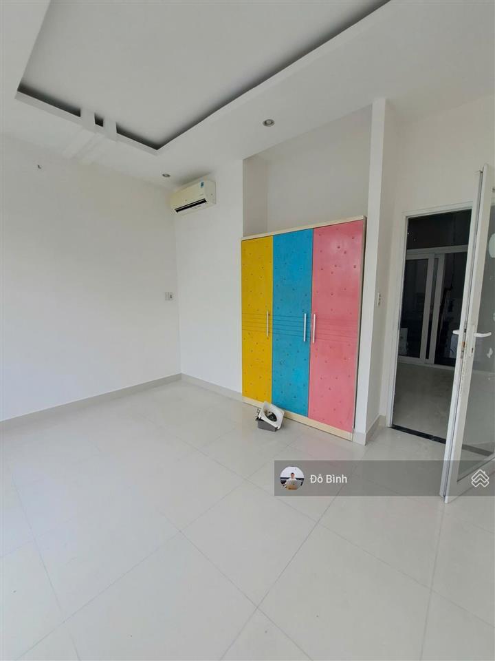 Cho thuê nhà 3 tầng đường tố hữu  4 phòng  4wc