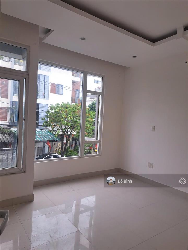 Cho thuê nhà 3 tầng đường tố hữu  4 phòng  4wc