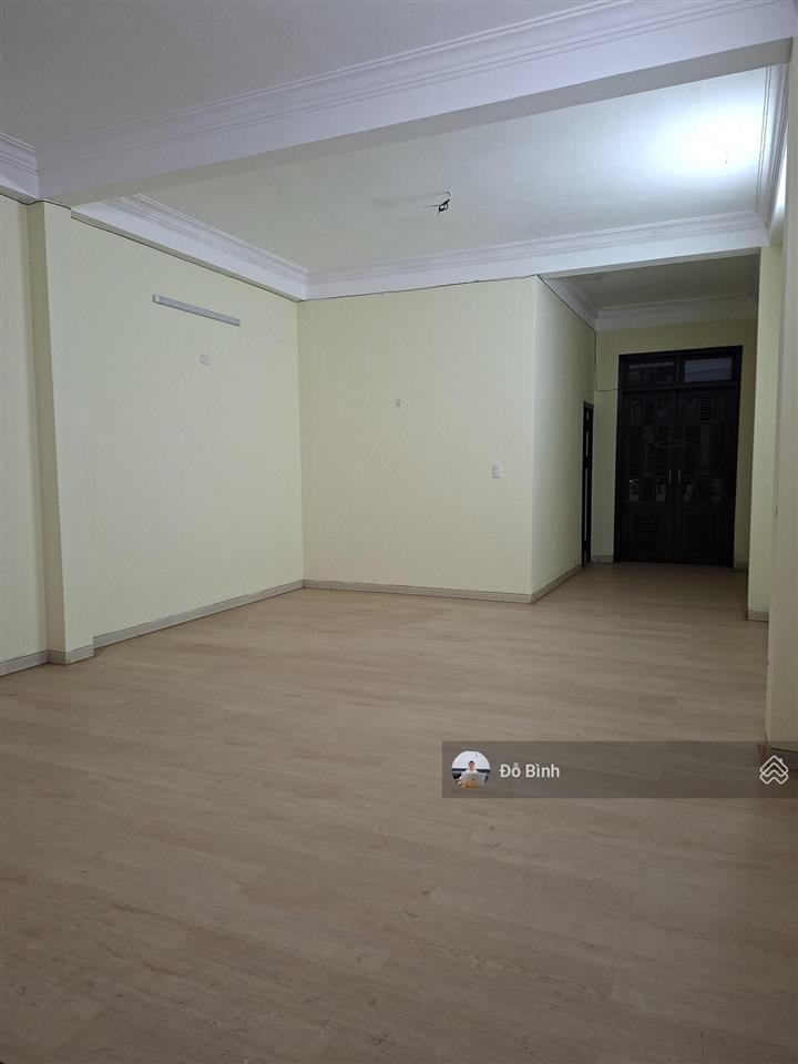 Cho thuê nhà 3 tầng mặt tiền ngô quyền  5 phòng  đủ nội thất