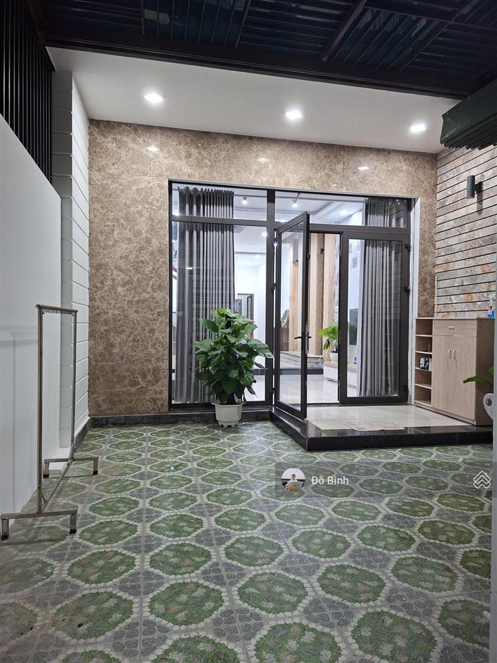 Cho thuê nhà 2 tầng đường nguyễn xiển  3 phòng ngủ  3wc  kề biển  đủ nội thất