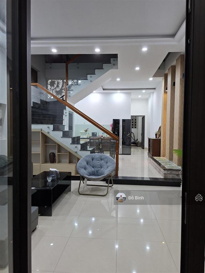 Cho thuê nhà 2 tầng đường nguyễn xiển  3 phòng ngủ  3wc  kề biển  đủ nội thất