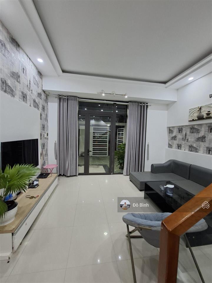 Cho thuê nhà 2 tầng đường nguyễn xiển  3 phòng ngủ  3wc  kề biển  đủ nội thất