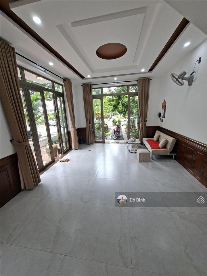 Cho thuê nhà 3 tầng  2 mặt tiền  đường phạm xuân ẩn  có sân vườn