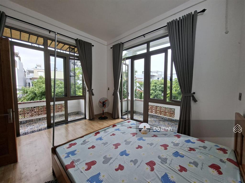 Cho thuê nhà 3 tầng  2 mặt tiền  đường phạm xuân ẩn  có sân vườn