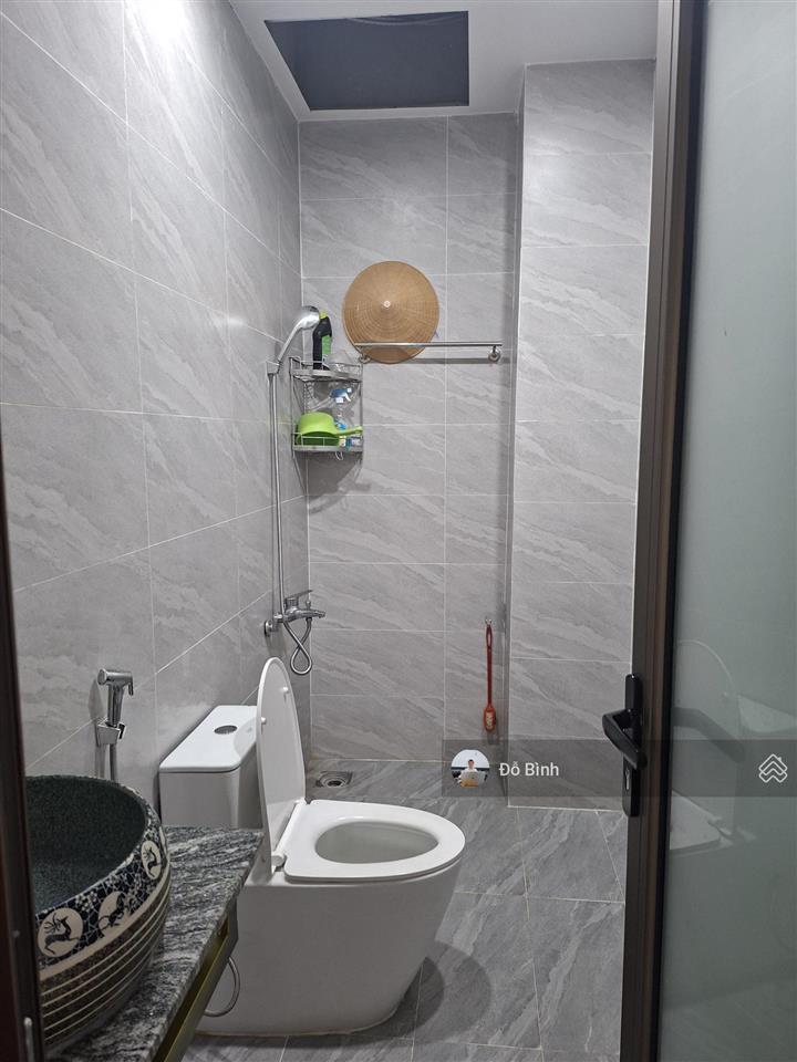 Cho thuê nhà 3 tầng  2 mặt tiền  đường phạm xuân ẩn  có sân vườn