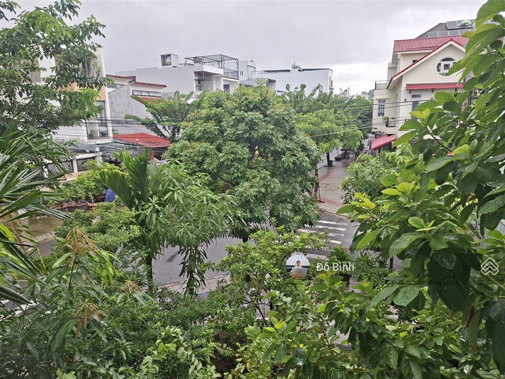 Cho thuê nhà 3 tầng  2 mặt tiền  đường phạm xuân ẩn  có sân vườn