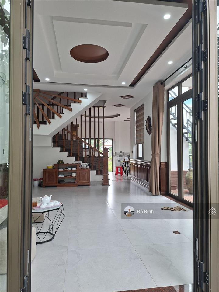 Cho thuê nhà 3 tầng  2 mặt tiền  đường phạm xuân ẩn  có sân vườn