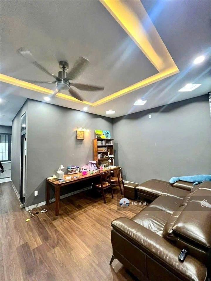 Cho thuê nhà 3 tầng đường cống quỳnh  4 phòng  3wc