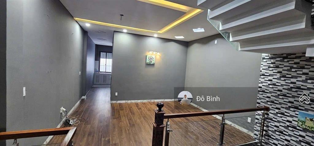 Cho thuê nhà 3 tầng đường cống quỳnh  4 phòng  3wc