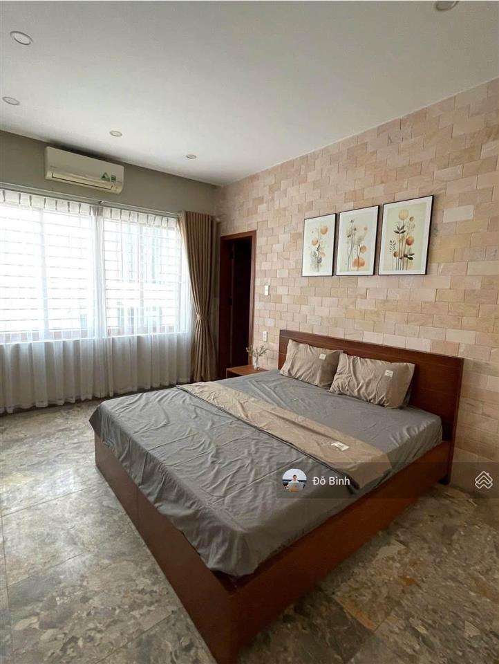 Cho thuê nhà 3 tầng sân vườn  đường nguyễn tạo  3 phòng ngủ  4wc  đủ nội thất
