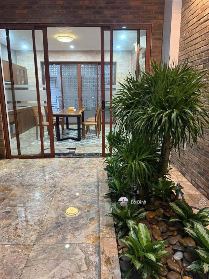 Cho thuê nhà 3 tầng sân vườn  đường nguyễn tạo  3 phòng ngủ  4wc  đủ nội thất