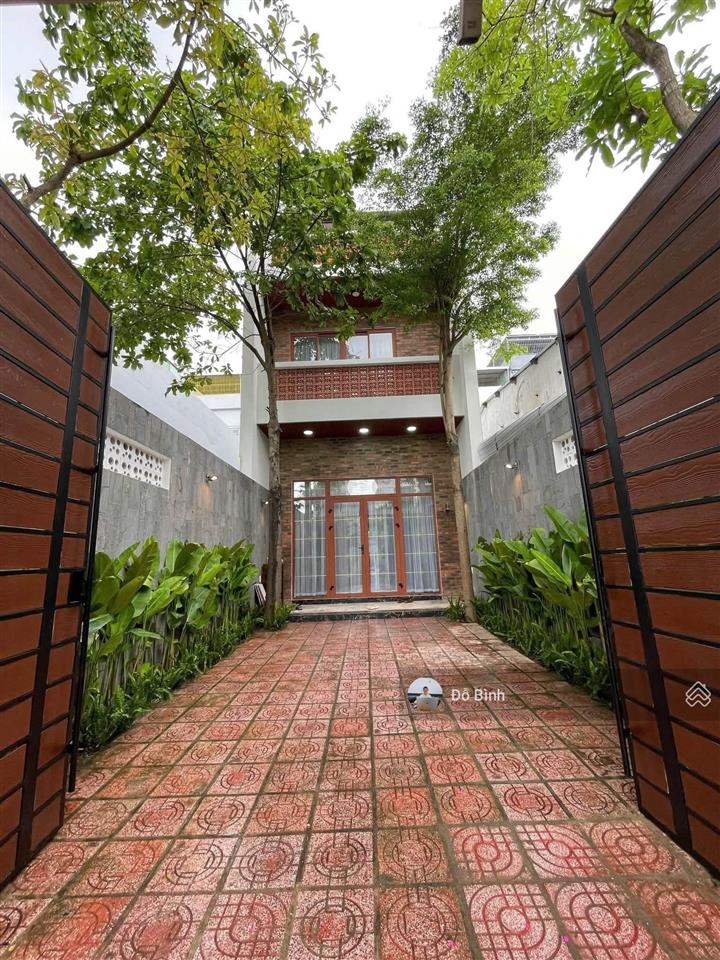 Cho thuê nhà 3 tầng sân vườn  đường nguyễn tạo  3 phòng ngủ  4wc  đủ nội thất