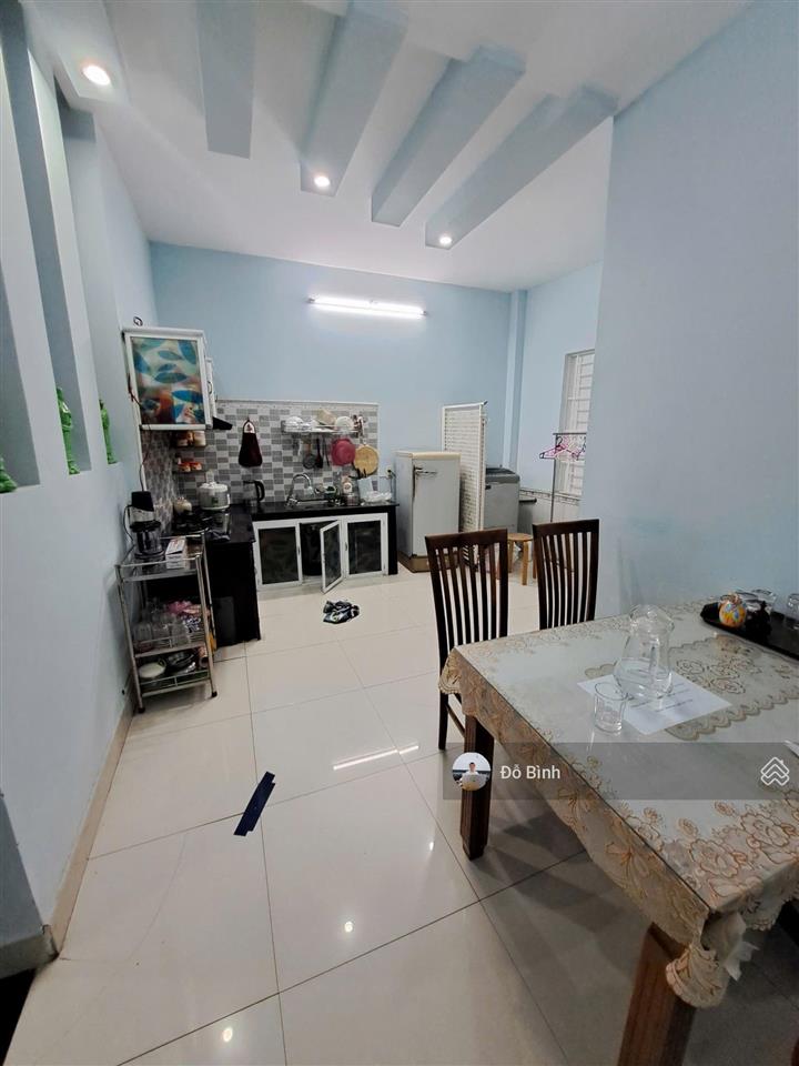 Cho thuê nhà 2 tầng đường lưu quý kỳ  2 phòng  2wc  12tr/th